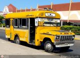 ZU - Curva Rotaria 01 Superior Coach Company Cnvncional Corto Trompita04 Ford B-350