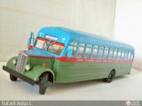 Maquetas y Miniaturas 7 Paraiso Directo Superior Coach Company Commutor White WB-20 Super Power